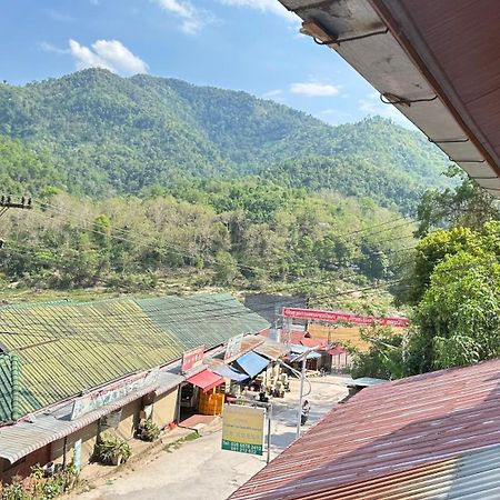 Pakbeng Guesthouse エクステリア 写真