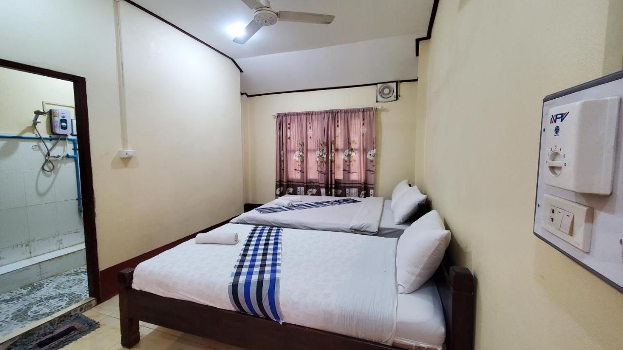 Pakbeng Guesthouse エクステリア 写真